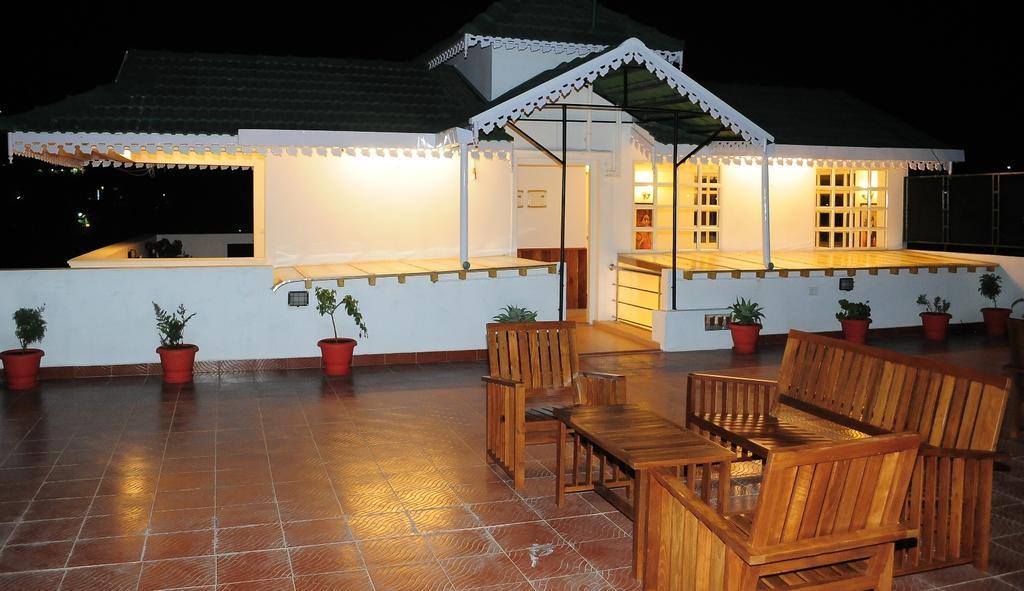 מלון אוטי Garden Manor מראה חיצוני תמונה