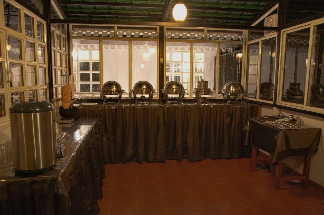 מלון אוטי Garden Manor מראה חיצוני תמונה