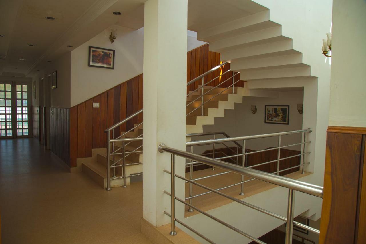 מלון אוטי Garden Manor מראה חיצוני תמונה